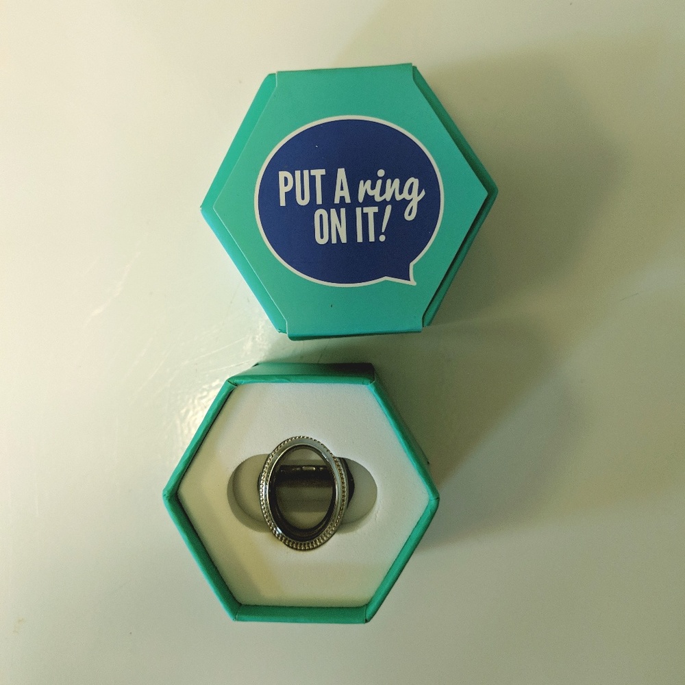 Origami Owl Silver Vintage Living Locket Ring - 8
